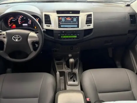 TOYOTA Hilux Caminhonete 3.0 4P 4X4 SRV TURBO DIESEL CABINE DUPLA, Foto 6
