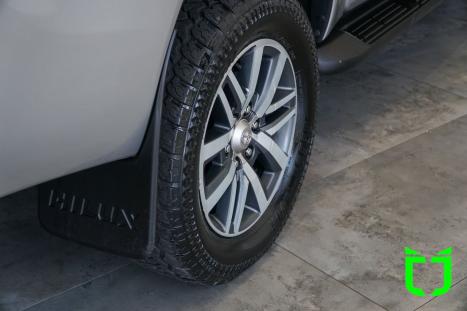 TOYOTA Hilux Caminhonete 2.8 16V SRV 4X4 DIESEL CABINE DUPLA AUTOM�TICO, Foto 19