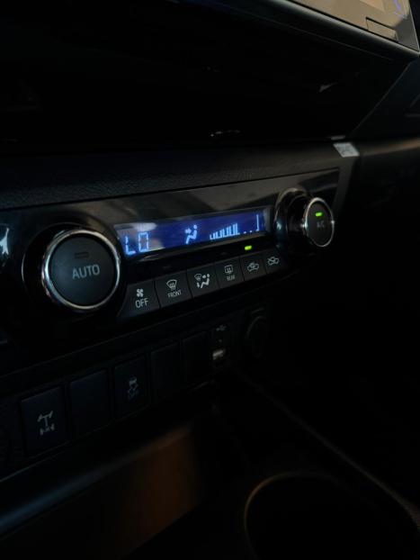 TOYOTA Hilux Caminhonete 2.8 16V SRV 4X4 DIESEL CABINE DUPLA AUTOM�TICO, Foto 10