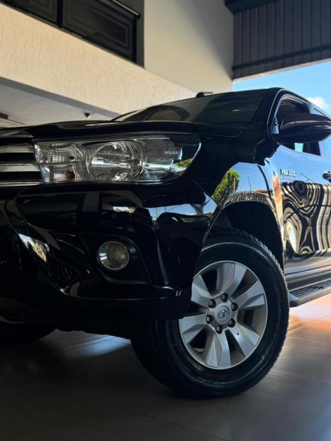 TOYOTA Hilux Caminhonete 2.8 16V SRV 4X4 DIESEL CABINE DUPLA AUTOM�TICO, Foto 20