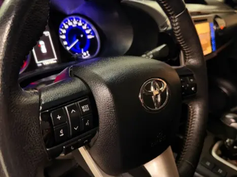 TOYOTA Hilux Caminhonete 2.8 16V SRV 4X4 DIESEL CABINE DUPLA AUTOM�TICO, Foto 9