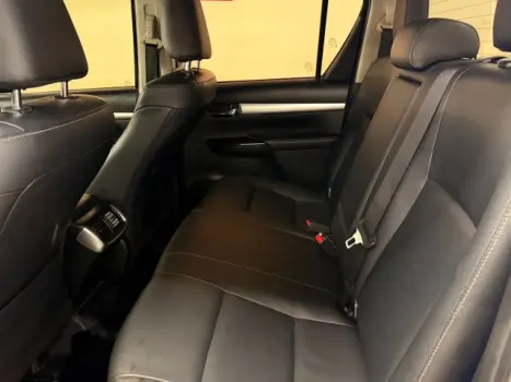 TOYOTA Hilux Caminhonete 2.8 16V SRV 4X4 DIESEL CABINE DUPLA AUTOM�TICO, Foto 14