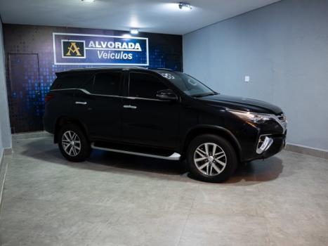 TOYOTA Hilux Caminhonete 2.8 16V SRX 4X4 DIESEL CABINE DUPLA AUTOM�TICO, Foto 3