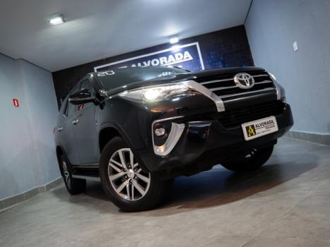 TOYOTA Hilux Caminhonete 2.8 16V SRX 4X4 DIESEL CABINE DUPLA AUTOM�TICO, Foto 4