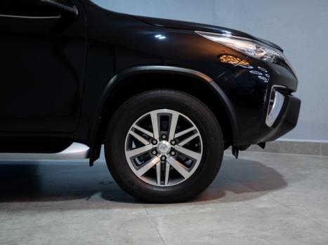 TOYOTA Hilux Caminhonete 2.8 16V SRX 4X4 DIESEL CABINE DUPLA AUTOM�TICO, Foto 5