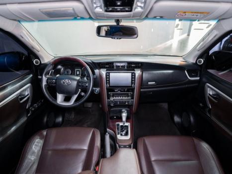 TOYOTA Hilux Caminhonete 2.8 16V SRX 4X4 DIESEL CABINE DUPLA AUTOM�TICO, Foto 8