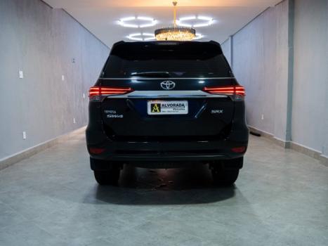 TOYOTA Hilux Caminhonete 2.8 16V SRX 4X4 DIESEL CABINE DUPLA AUTOM�TICO, Foto 15