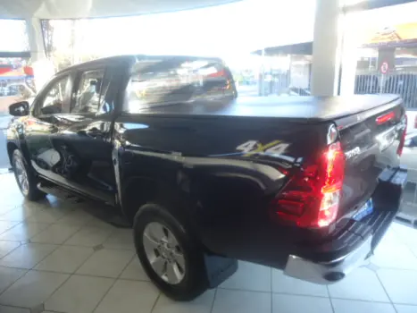 TOYOTA Hilux Caminhonete 2.7 16V 4P SRV FLEX 4X4  CABINE DUPLA AUTOM�TICO, Foto 2