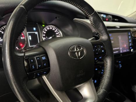 TOYOTA Hilux Caminhonete 2.8 16V SRX 4X4 DIESEL CABINE DUPLA AUTOM�TICO, Foto 9