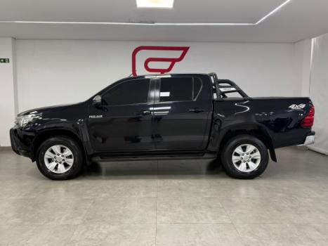 TOYOTA Hilux Caminhonete 2.8 16V SRV 4X4 DIESEL CABINE DUPLA AUTOM�TICO, Foto 4