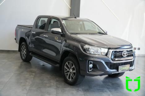 TOYOTA Hilux Caminhonete 2.8 16V SRV 4X4 DIESEL CABINE DUPLA AUTOM�TICO, Foto 1