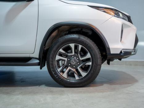 TOYOTA Hilux SW4 2.7 16V 4P FLEX SR 7 LUGARES AUTOMTICO, Foto 5