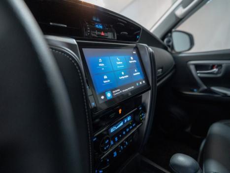 TOYOTA Hilux SW4 2.7 16V 4P FLEX SR 7 LUGARES AUTOMTICO, Foto 8