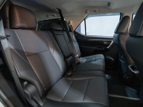 TOYOTA Hilux SW4 2.7 16V 4P FLEX SR 7 LUGARES AUTOMTICO, Foto 13