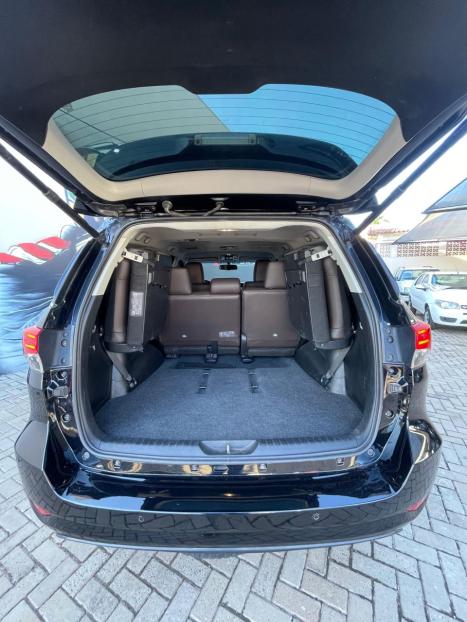 TOYOTA Hilux SW4 2.8 16V 4P SRX 4X4 7 LUGARES TURBO DIESEL AUTOMTICO, Foto 10