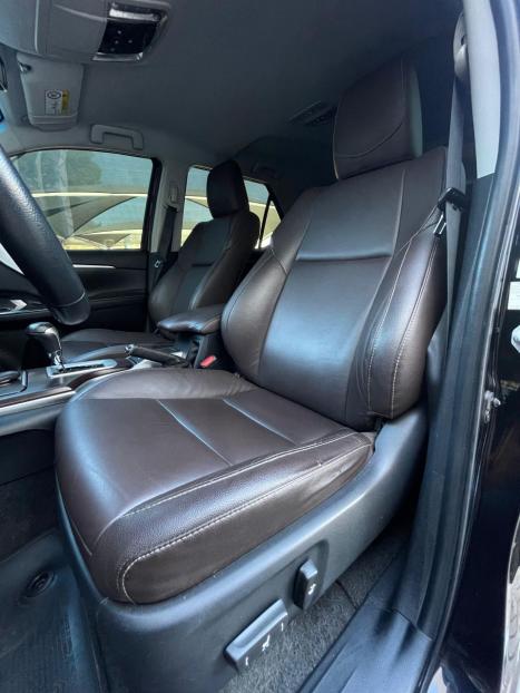 TOYOTA Hilux SW4 2.8 16V 4P SRX 4X4 7 LUGARES TURBO DIESEL AUTOMTICO, Foto 15