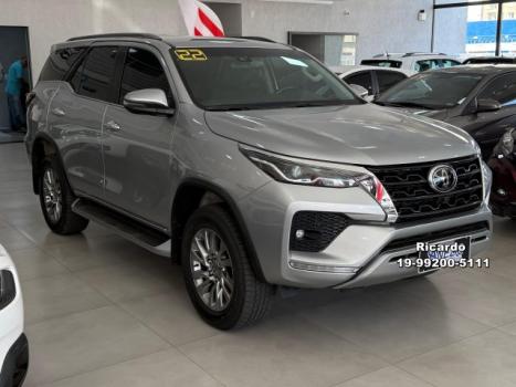 TOYOTA Hilux SW4 2.8 4P SRX 4X4 TURBO DIESEL AUTOMTICO, Foto 2