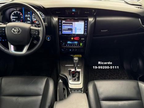 TOYOTA Hilux SW4 2.8 4P SRX 4X4 TURBO DIESEL AUTOMTICO, Foto 8