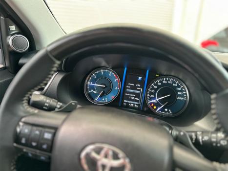 TOYOTA Hilux SW4 2.8 4P SRX 4X4 TURBO DIESEL AUTOMTICO, Foto 12