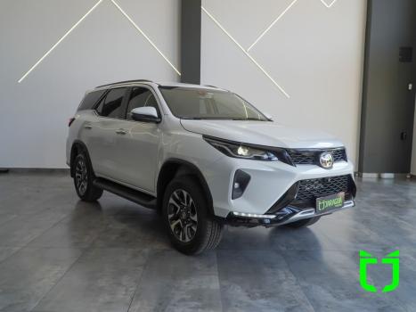 TOYOTA Hilux SW4 2.8 16V 4P SRX PLATINUM 4X4 7 LUGARES TURBO DIESEL AUTOM�TICO, Foto 1