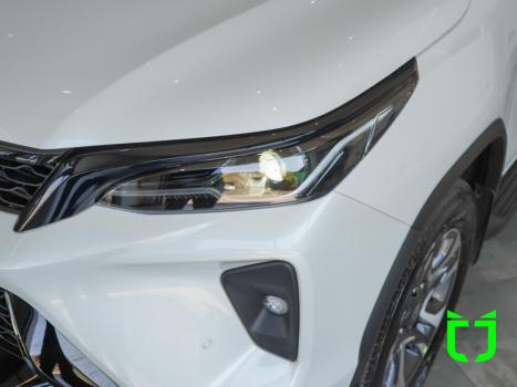 TOYOTA Hilux SW4 2.8 16V 4P SRX PLATINUM 4X4 7 LUGARES TURBO DIESEL AUTOM�TICO, Foto 8