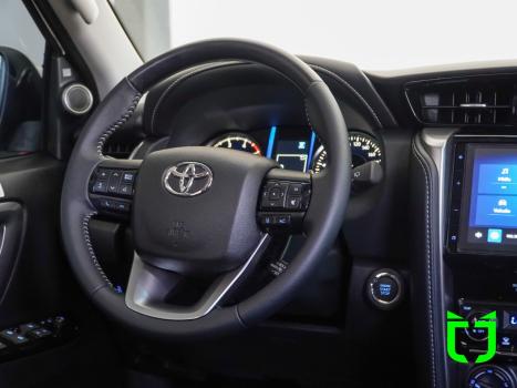 TOYOTA Hilux SW4 2.8 16V 4P SRX PLATINUM 4X4 7 LUGARES TURBO DIESEL AUTOM�TICO, Foto 28