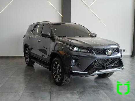 TOYOTA Hilux SW4 2.8 16V 4P SRX PLATINUM 4X4 7 LUGARES TURBO DIESEL AUTOM�TICO, Foto 1