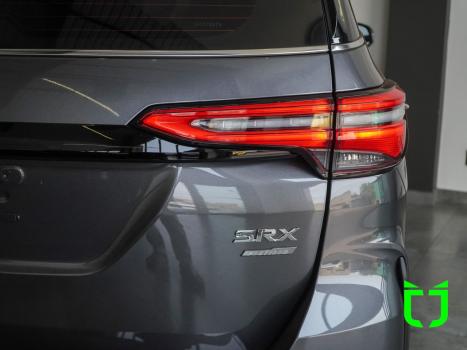 TOYOTA Hilux SW4 2.8 16V 4P SRX PLATINUM 4X4 7 LUGARES TURBO DIESEL AUTOM�TICO, Foto 10