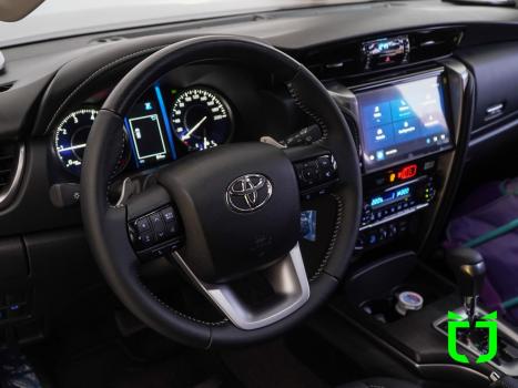 TOYOTA Hilux SW4 2.8 16V 4P SRX PLATINUM 4X4 7 LUGARES TURBO DIESEL AUTOM�TICO, Foto 25