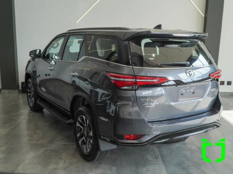 TOYOTA Hilux SW4 2.8 16V 4P SRX PLATINUM 4X4 TURBO DIESEL AUTOM�TICO, Foto 2