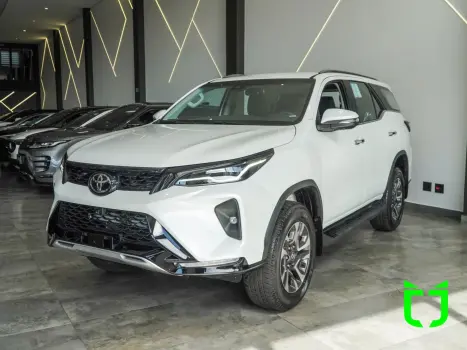 TOYOTA Hilux SW4 2.8 16V 4P SRX PLATINUM 4X4 7 LUGARES TURBO DIESEL AUTOM�TICO, Foto 3