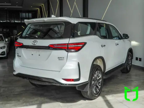 TOYOTA Hilux SW4 2.8 16V 4P SRX PLATINUM 4X4 7 LUGARES TURBO DIESEL AUTOM�TICO, Foto 6