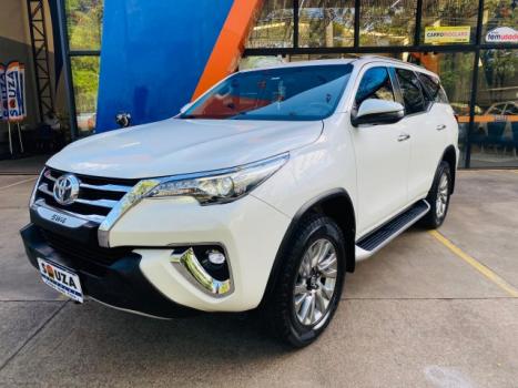 TOYOTA Hilux SW4 2.8 4P SRX 4X4 DIAMOND 7 LUGARES TURBO DIESEL AUTOM�TICO, Foto 2