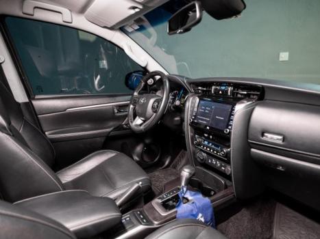 TOYOTA Hilux SW4 2.8 4P SRX 4X4 DIAMOND 7 LUGARES TURBO DIESEL AUTOM�TICO, Foto 5