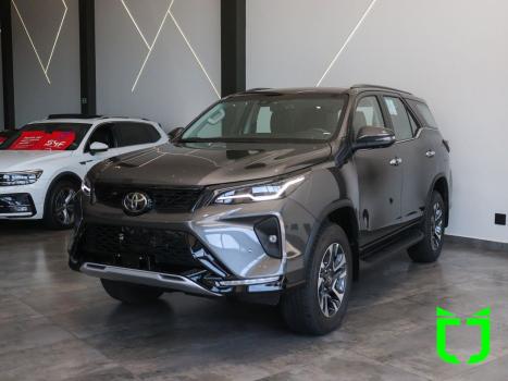 TOYOTA Hilux SW4 2.8 16V 4P SRX PLATINUM 4X4 7 LUGARES TURBO DIESEL AUTOM�TICO, Foto 3