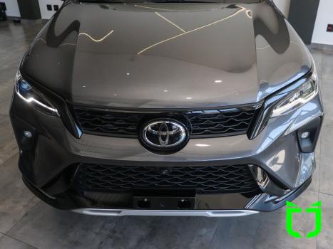 TOYOTA Hilux SW4 2.8 16V 4P SRX PLATINUM 4X4 7 LUGARES TURBO DIESEL AUTOM�TICO, Foto 9