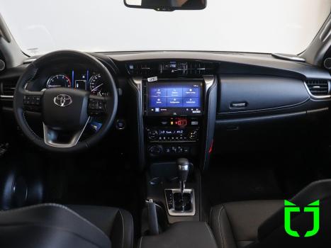 TOYOTA Hilux SW4 2.8 16V 4P SRX PLATINUM 4X4 7 LUGARES TURBO DIESEL AUTOM�TICO, Foto 19