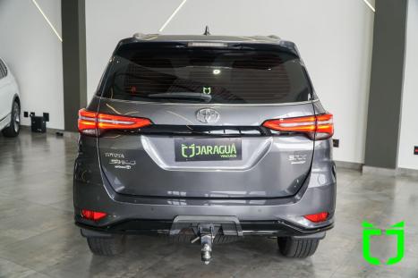 TOYOTA Hilux SW4 2.8 16V 4P SRX PLATINUM 4X4 7 LUGARES TURBO DIESEL AUTOM�TICO, Foto 6