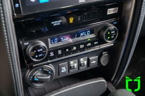 TOYOTA Hilux SW4 2.8 16V 4P SRX PLATINUM 4X4 7 LUGARES TURBO DIESEL AUTOM�TICO, Foto 11