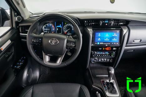 TOYOTA Hilux SW4 2.8 16V 4P SRX PLATINUM 4X4 7 LUGARES TURBO DIESEL AUTOM�TICO, Foto 17