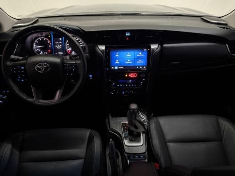 TOYOTA Hilux SW4 2.8 4P SRX 4X4 DIAMOND 7 LUGARES TURBO DIESEL AUTOM�TICO, Foto 7