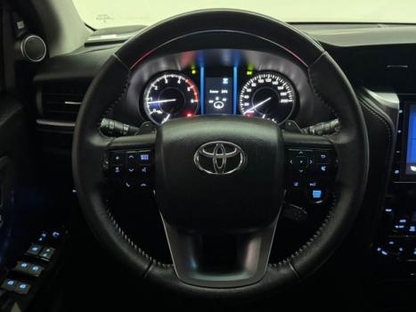 TOYOTA Hilux SW4 2.8 4P SRX 4X4 DIAMOND 7 LUGARES TURBO DIESEL AUTOM�TICO, Foto 9