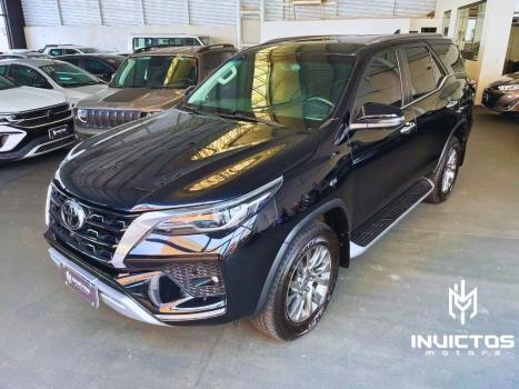TOYOTA Hilux SW4 2.8 4P SRX 4X4 TURBO DIESEL AUTOM�TICO, Foto 1