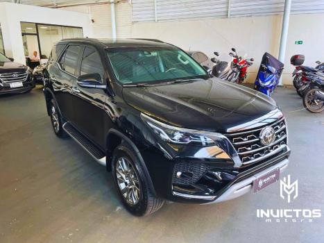 TOYOTA Hilux SW4 2.8 4P SRX 4X4 TURBO DIESEL AUTOM�TICO, Foto 3