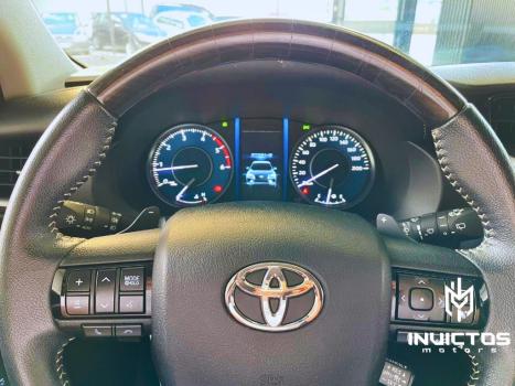 TOYOTA Hilux SW4 2.8 4P SRX 4X4 TURBO DIESEL AUTOM�TICO, Foto 7