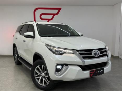 TOYOTA Hilux SW4 2.8 16V 4P SRX 4X4 7 LUGARES TURBO DIESEL AUTOM�TICO, Foto 2