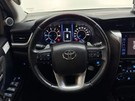 TOYOTA Hilux SW4 2.8 16V 4P SRX 4X4 7 LUGARES TURBO DIESEL AUTOM�TICO, Foto 9