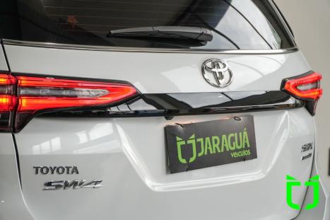 TOYOTA Hilux SW4 2.8 16V 4P SRX 4X4 7 LUGARES TURBO DIESEL AUTOM�TICO, Foto 4