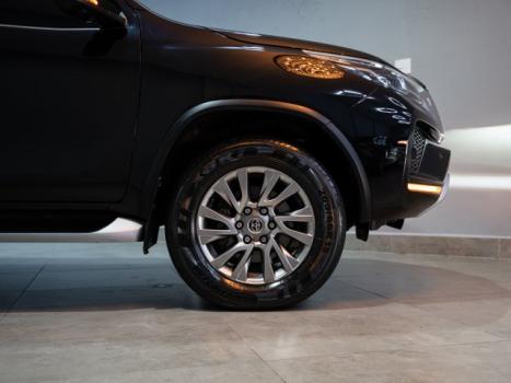 TOYOTA Hilux SW4 2.8 4P SRX 4X4 TURBO DIESEL AUTOM�TICO, Foto 5