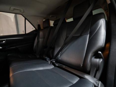 TOYOTA Hilux SW4 2.8 4P SRX 4X4 TURBO DIESEL AUTOM�TICO, Foto 10
